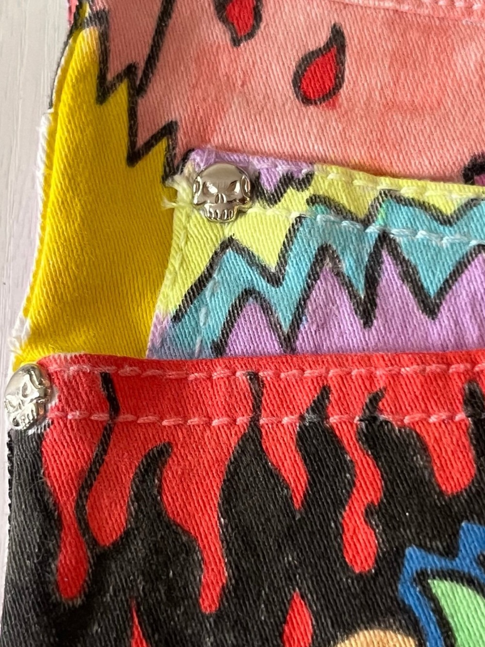 BNWOT RARE Limited Edition TRIPP NYC Graffiti Graphic Flared Denim Pants - Picture 7 of 7
